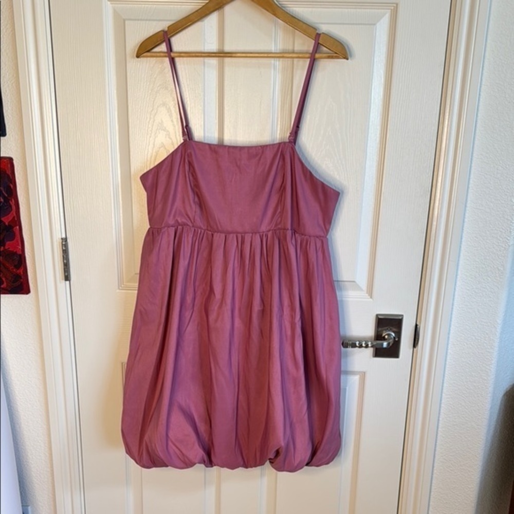 Women's Mauve Bubble Hem Spaghetti Strap Dress